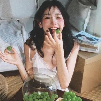 三块广告牌